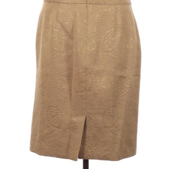 Banana Republic Pencil Skirt - Picture 2 of 6